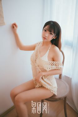 解开美女胸衣